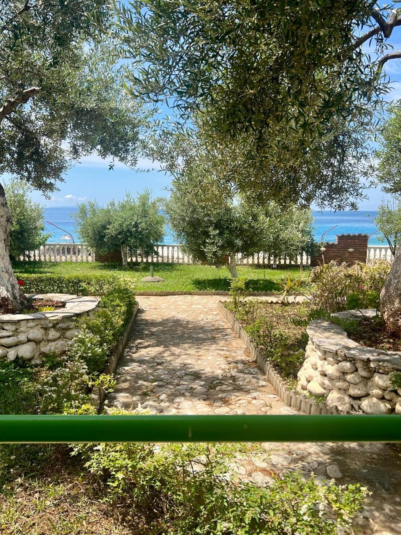 Chalet Ambel Dhërmi Екстериор снимка